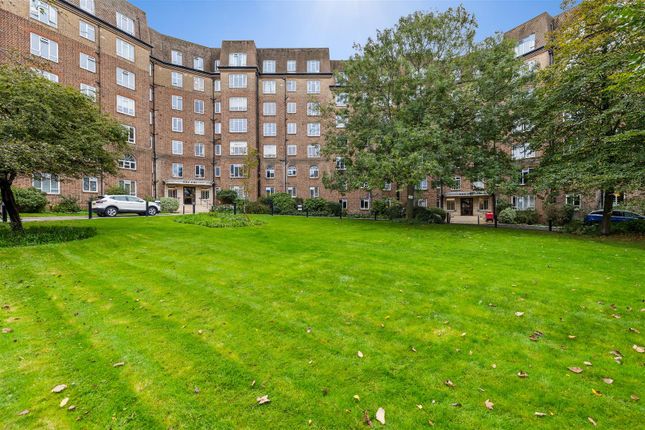 Flat for sale in Furze Hill, Hove