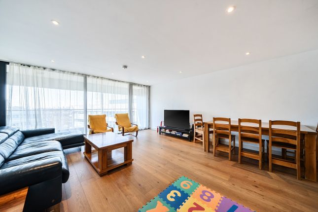Flat 35, 8, Lambarde Square, London photo 2
