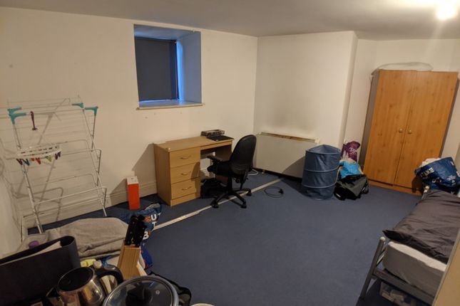Flat to rent in 4 Bedroom – 83-85, Hathersage Road, Manchester, Greater Manchester