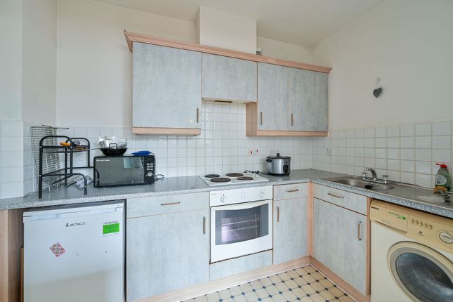 Newington Causeway, London, SE1, Elephant and Castle photo 2