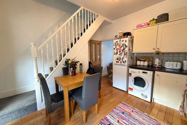 4 Eaton Road, Sale photo 4