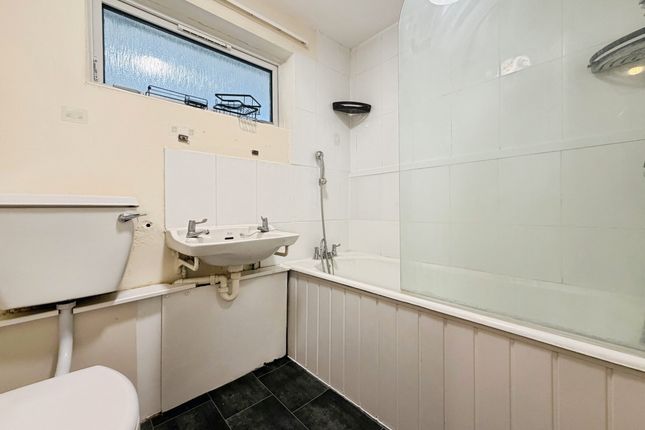 155, Verity Way, Stevenage photo 4