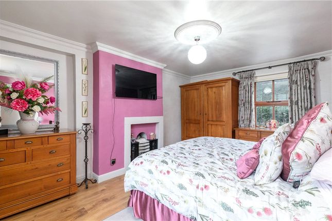 9, Otley Road, East Morton photo 4