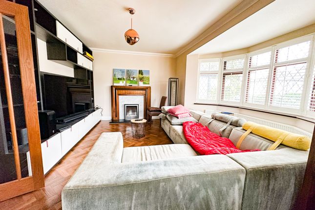 Heath Drive, Potters Bar photo 5