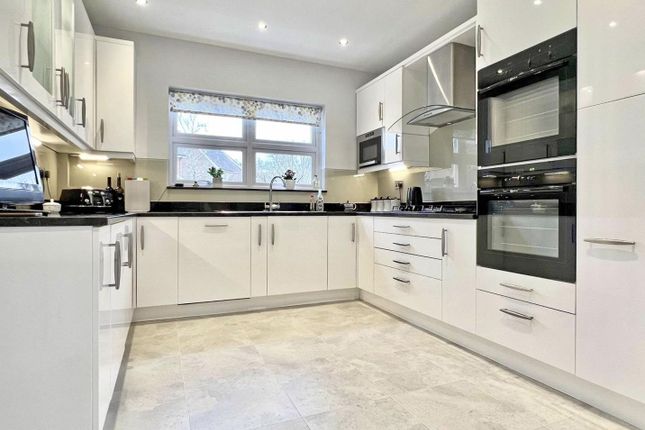 15, Harnham Drive, Great Notley, Braintree photo 2