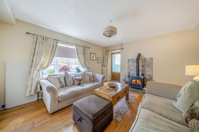 6, Chard Road, Drimpton photo 3
