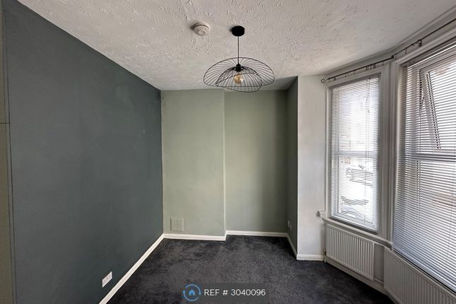 Flat B  Grosvenor Place, Margate photo 5