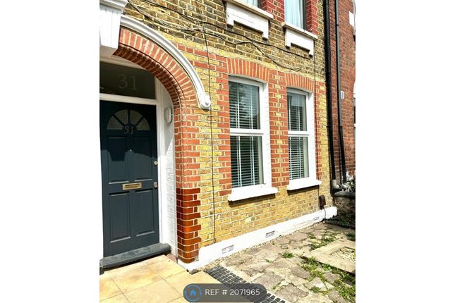 Thumbnail Flat to rent in Clementina Road, London