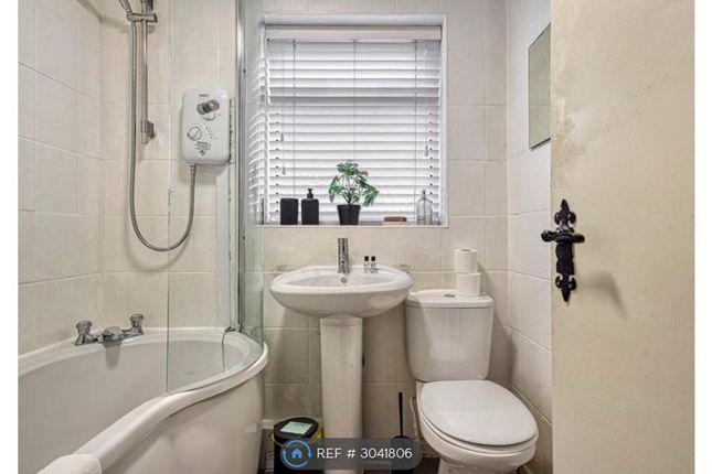 Hartwell Close, Manchester photo 3