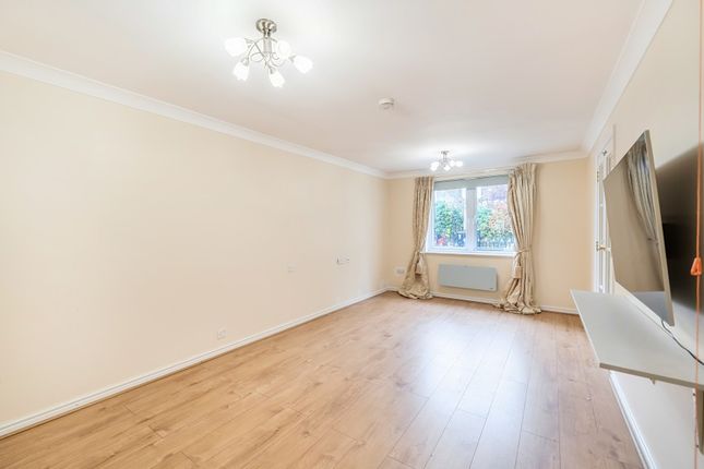 Blackberry Court, Harrow photo 4