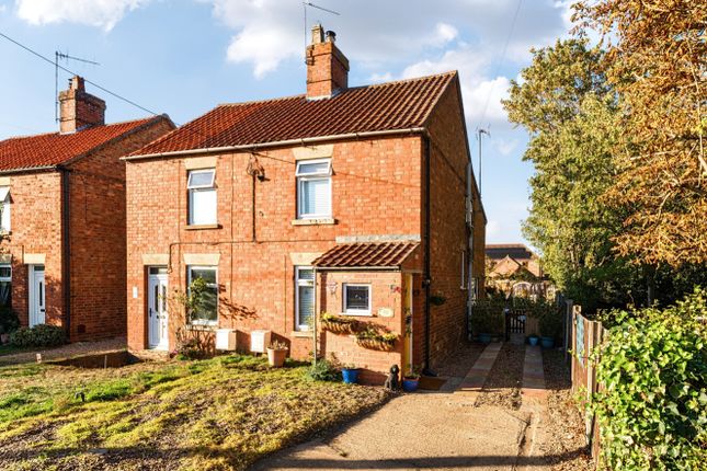 2-bed house on Honey Pot Cottage 54, Rectory Road, Sleaford, £184,950