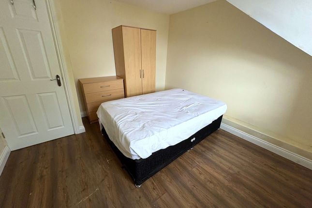Flat 5, 4 The Grove, Uplands, Swansea photo 5