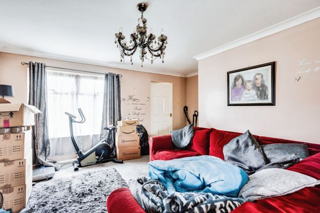 63, Austen Crescent, Wiltshire photo 4