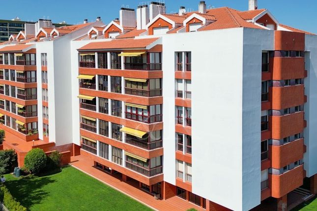 Apartment for sale in Oeiras E São Julião Da Barra, Paço De Arcos E Caxias, Oeiras, Lisboa