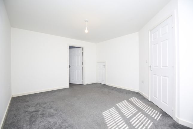 47, Romulus Way, Nuneaton photo 2