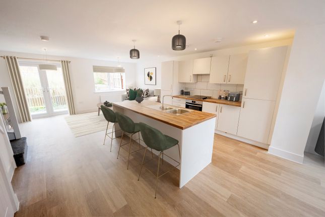 4BedRobinHarlowVale2, Constantine Way, Mansfield photo 4