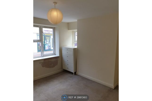 Flat, Market Street, Cinderford photo 5