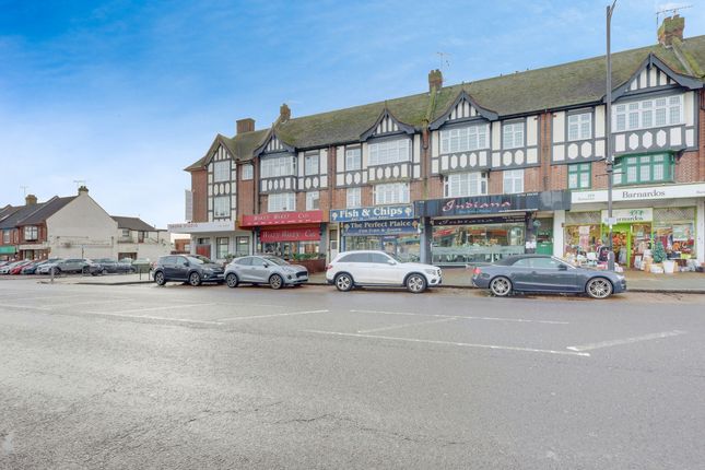 Flat to rent in London Road, Leigh-On-Sea