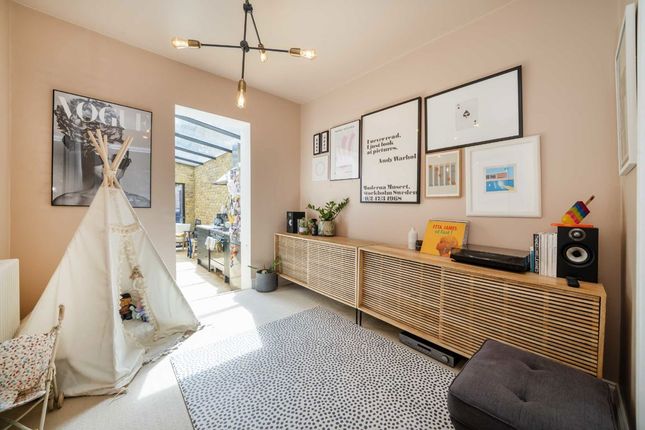 102, Maynard Road, London photo 4