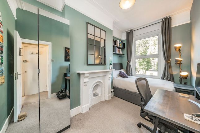 Flat 2, 79, Huddleston Road, London photo 4