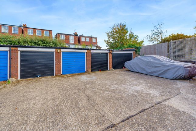 Burntwood Grange Road, London photo 3