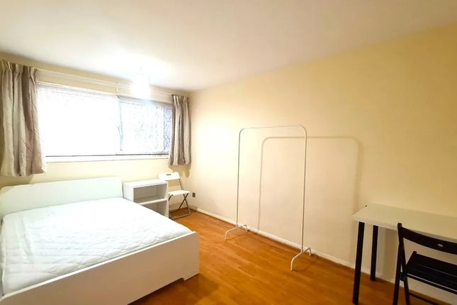 40, Windmill Lane, London photo 3