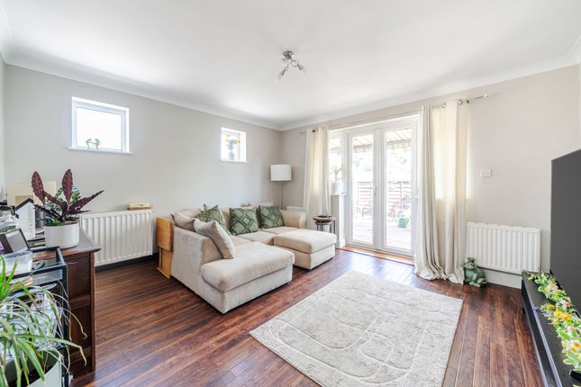 64, Watersplash Road, Shepperton photo 4