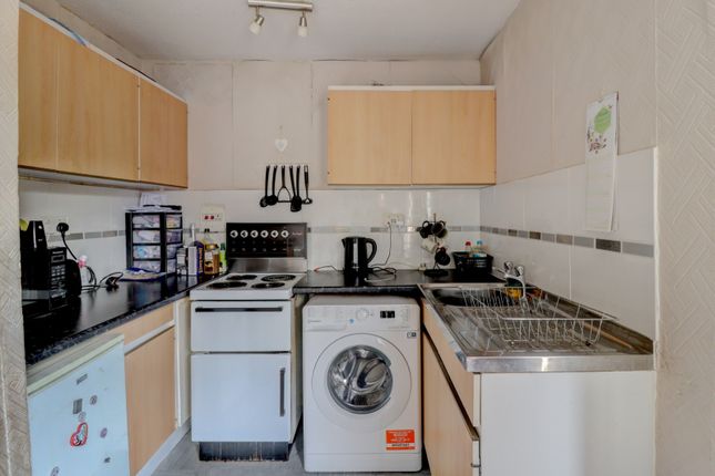 Flat for sale in Highfield Court, Hazlemere, High Wycombe