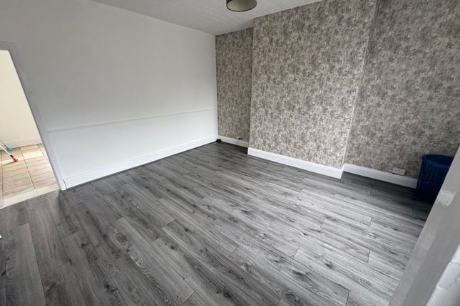 35, Ash Grove, Bolton photo 2