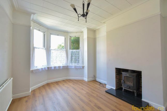 25, Holliers Hill, Bexhill-on-Sea photo 4