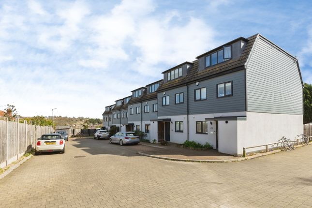 3 Harrys Court,, Wick Road, Bristol photo 2