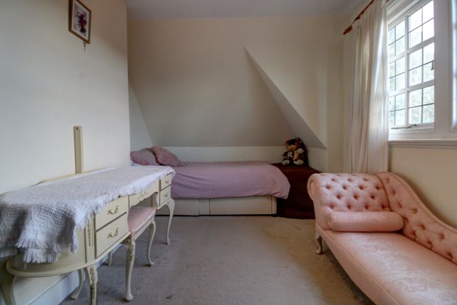 Flat for sale in Maidenhatch, Pangbourne, Reading