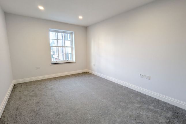 Flat 7, 180 High Street High Street, Tonbridge, Tonbridge photo 2