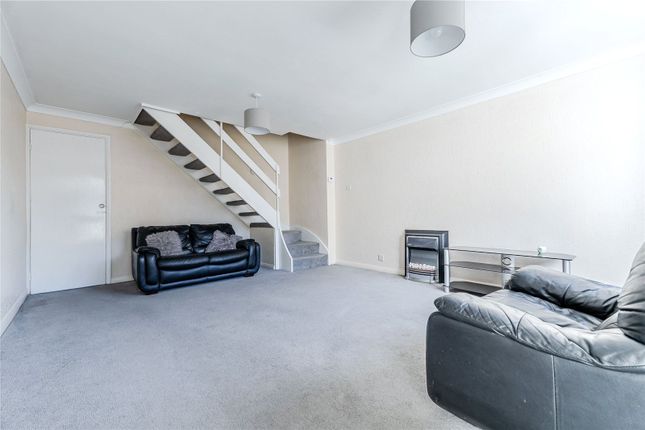 19, Birkdale Walk, West Yorkshire photo 3