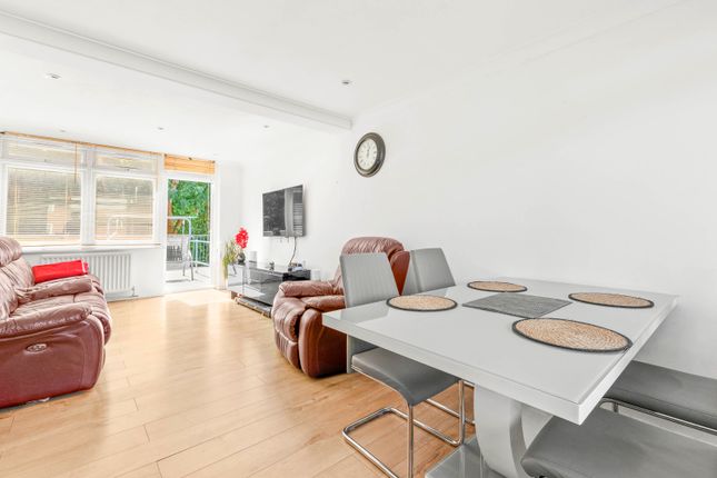 14a, Chenies Parade, Little Chalfont photo 3