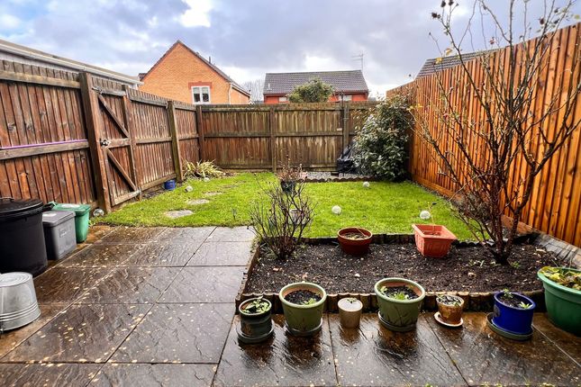 8 Showle Acre, Barry photo 2