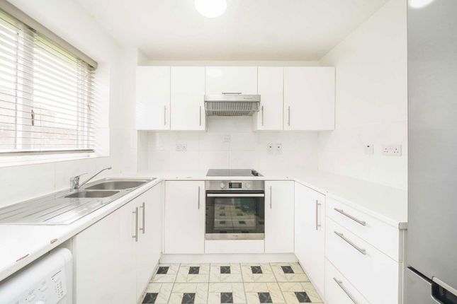 56, Cotton Avenue, London photo 3