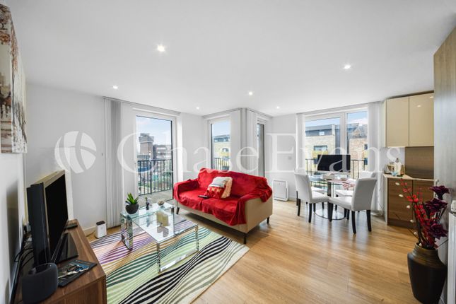 Flat for sale in Royal Victoria Gardens, Marine Wharf, Surrey Quays