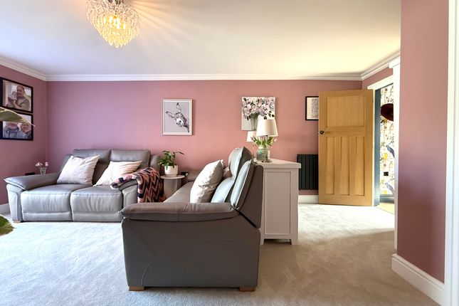 73 Springfield Gardens, Aberdare photo 3