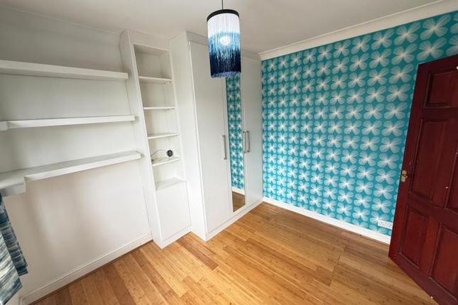 00, Linden Avenue, Ruislip photo 2