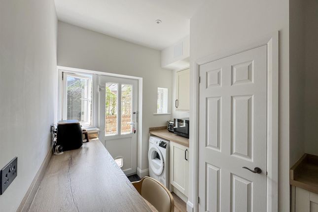 4 Pear Tree Court, Peartree Lane, Bexhill-On-Sea photo 4