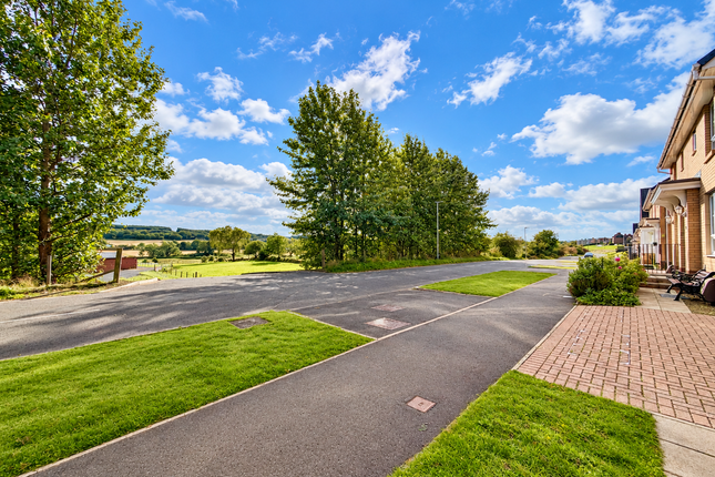 11,Cumbernauld Road, Hoggan Path, Bonnybridge photo 2