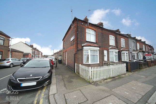 Terraced house for sale in Moreton Road South, Luton, Bedfordshire