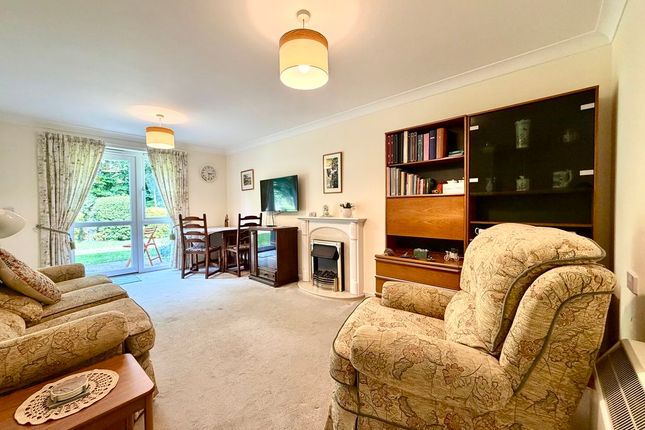 11, Penn Court, Calne photo 3