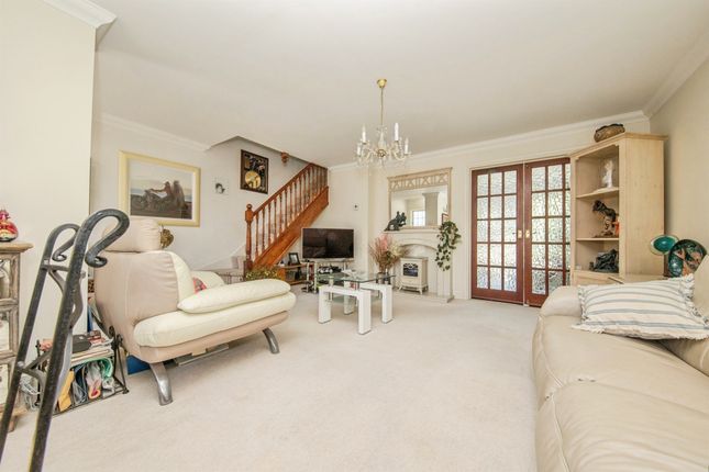 14, Arden Close, COLCHESTER photo 5