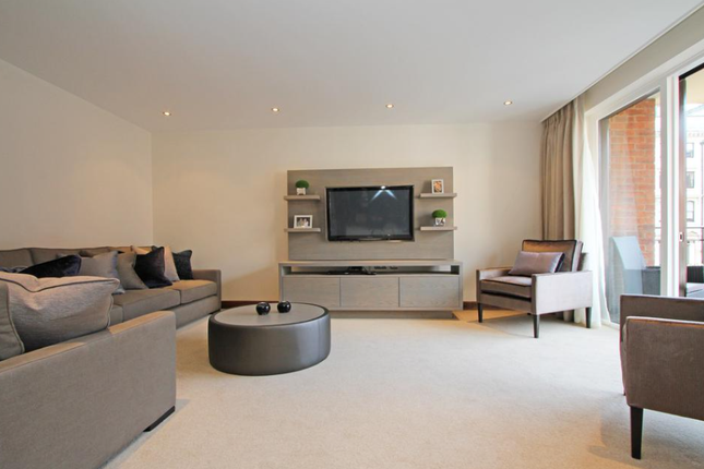 Flat 50, Kingston House South, Ennismore Gardens, London photo 2