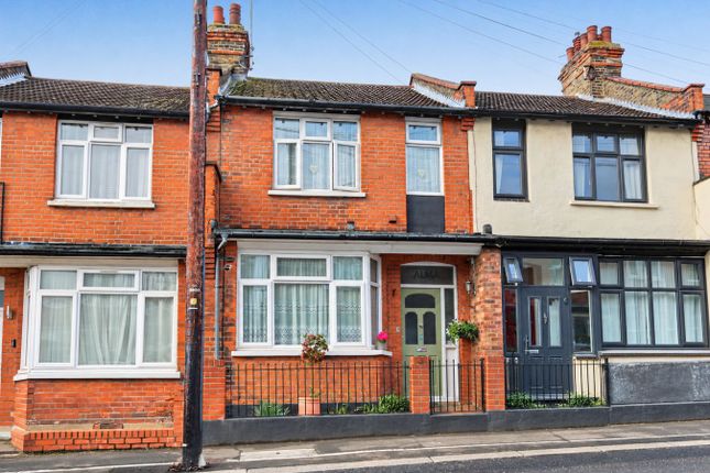 2-bed terraced on Dalmatia Road, Southend-on-Sea, £290,000