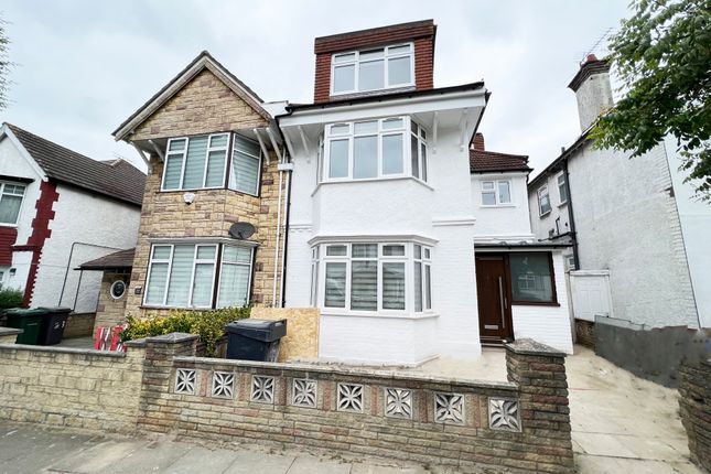 Thumbnail Flat to rent in St. Johns Road, London