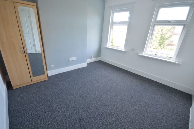 30 Hatherley Gardens, East Ham, London photo 2