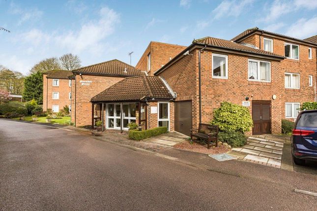 Flat for sale in Roundwood Lane, Harpenden